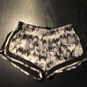 Forever 21 Black & White Tye Dye Lightweight Work Out Shorts